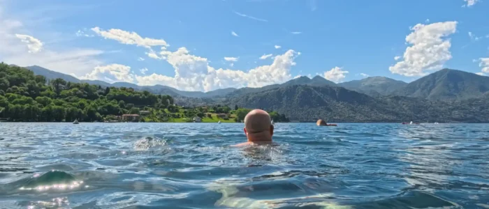 Schwimmer im Lago de Orta
